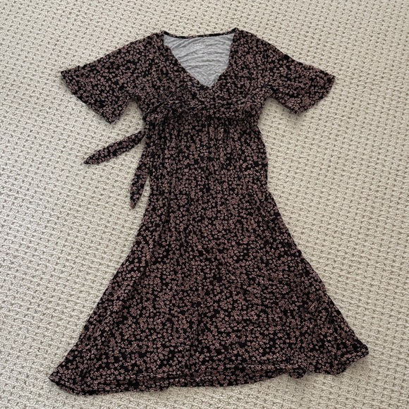 Ingrid & Isabel Black and Pink Floral Maternity Dress - Picture 1 of 4